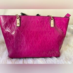- Fuchsia Pink Michael Kors Signature Bag